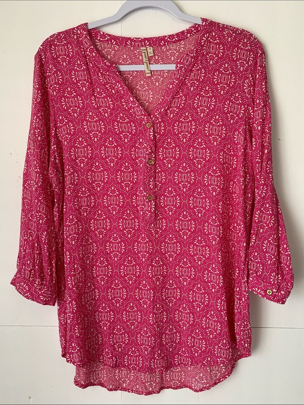 Grand & Greene Rayon Pink Patterned V-Neck Button Tunic Top Size M